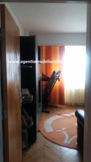 apartament-4-camere-decomandat-zona-bazar-3